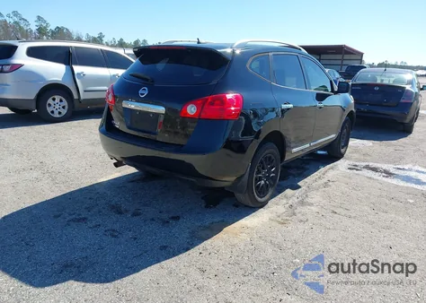 2014 Nissan Rogue Select S z USA, uszkodzony, nr VIN JN8AS5MT2EW619465